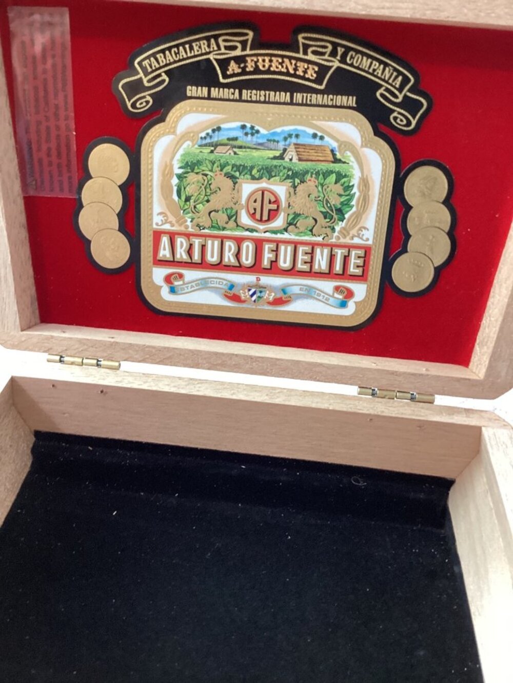 A. Fuente Short Story Wooden Cigar Box* Handmade*Dominican Republic Velvet-Lined